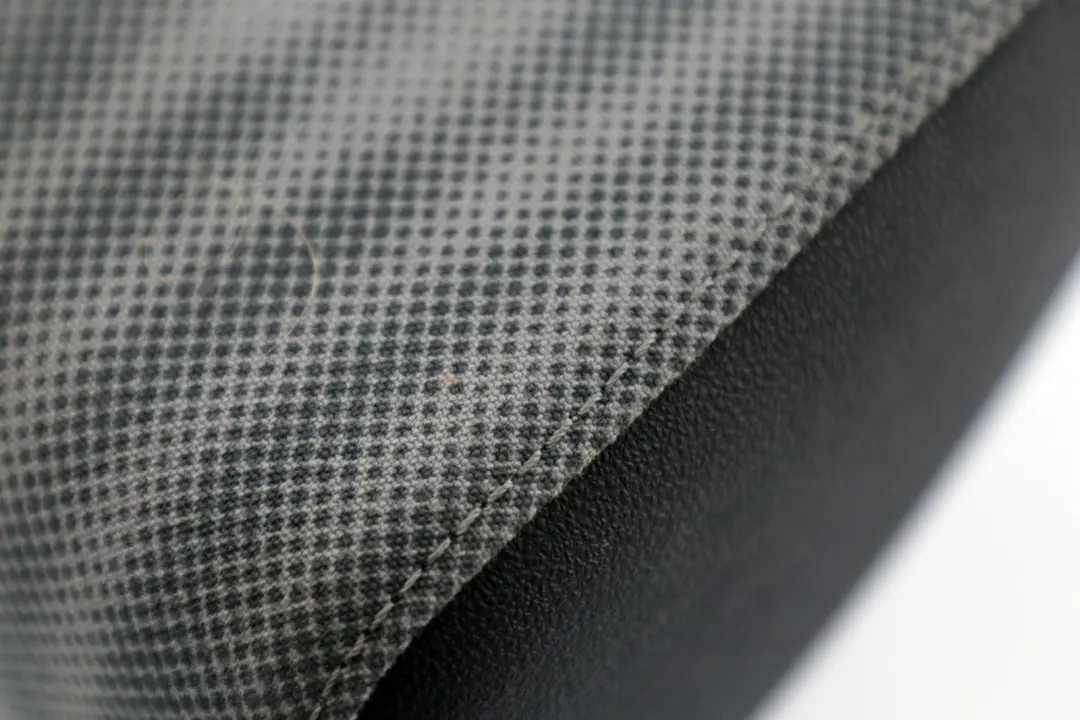 Asiento Delantero Izquierda Derecha Reposacabezas Grafito Tela Sensatec para BMW E87 con número de pieza 7139535 BMW E87 Asiento Delantero Izquierda Derecha Reposacabezas Grafito Tela Sensatec - SKU 7139535 - Número de pieza 7139535