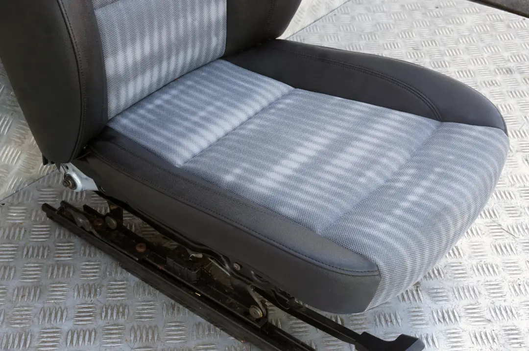  *BMW 1 er E87 Stoff / Kunstleder Vorne Links Sitz Sensatec Graphit - SKU 7139589 - Teilenummer 7139589