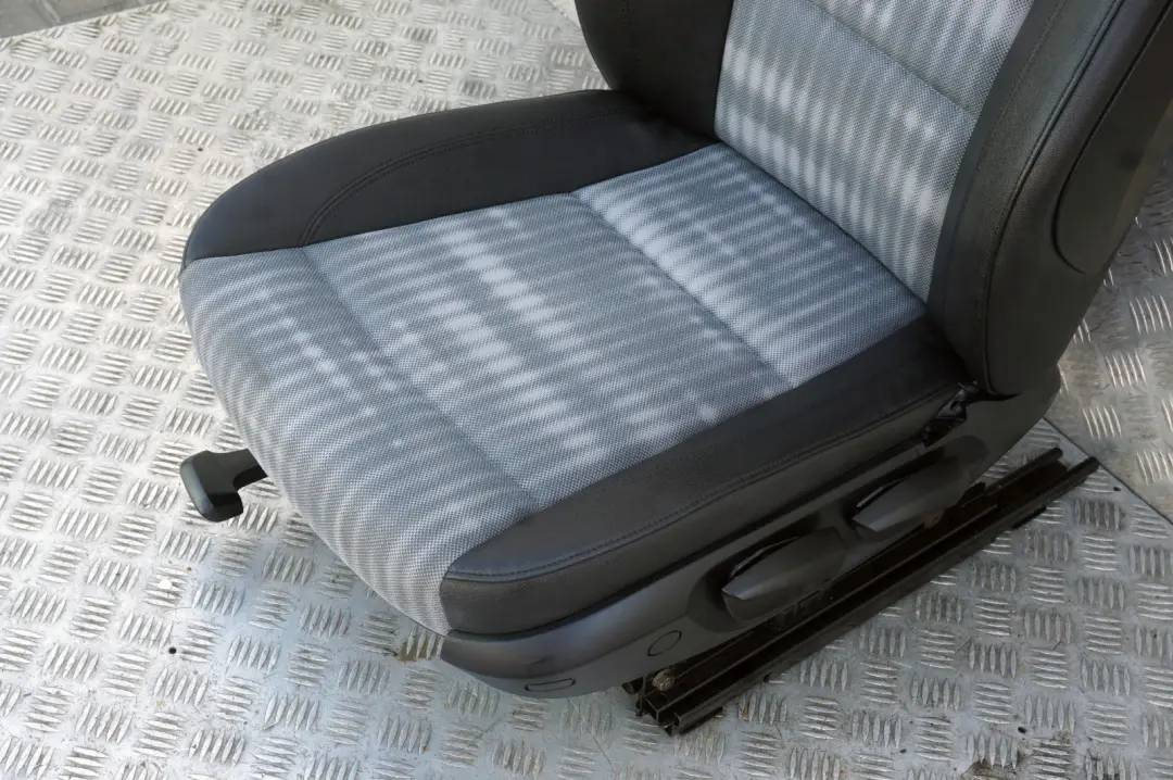 *BMW 1 er E87 Stoff / Kunstleder Vorne Links Sitz Sensatec Graphit für mit Teilenummer 7139589 *BMW 1 er E87 Stoff / Kunstleder Vorne Links Sitz Sensatec Graphit - SKU 7139589 - Teilenummer 7139589