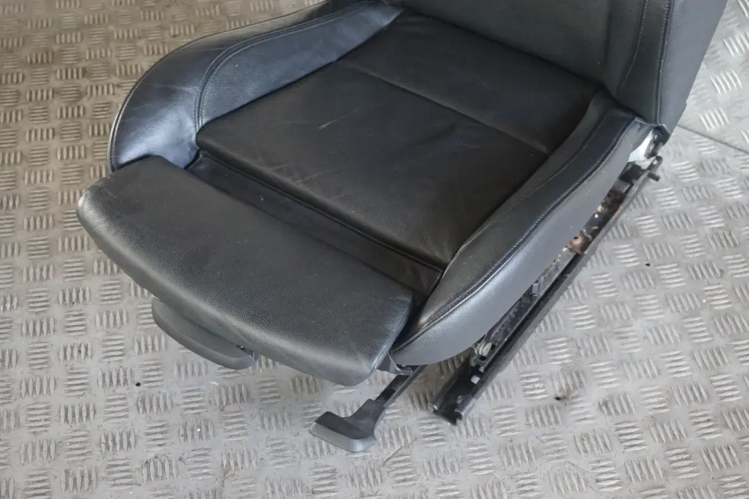 Front Right O/S Black Leather Interior Seat to BMW 1 Series E87 Sport with Part number 7140398 BMW 1 Series E87 Sport Front Right O/S Black Leather Interior Seat - SKU 7140398 - Part number 7140398