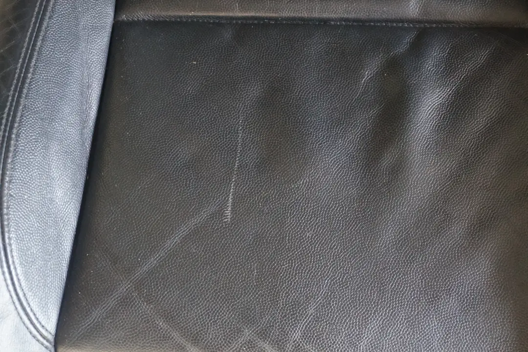 Front Right O/S Black Leather Interior Seat to BMW 1 Series E87 Sport with Part number 7140398 BMW 1 Series E87 Sport Front Right O/S Black Leather Interior Seat - SKU 7140398 - Part number 7140398