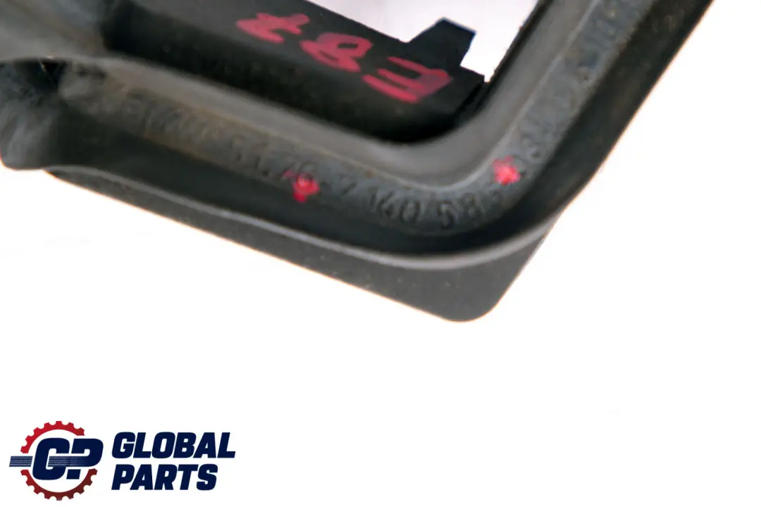 BMW E81 E82 E82E E87 E87N E88 Tenuta Parte Superiore Lembo Anteriore SX - SKU 7140585 - Numero di parte 7140585