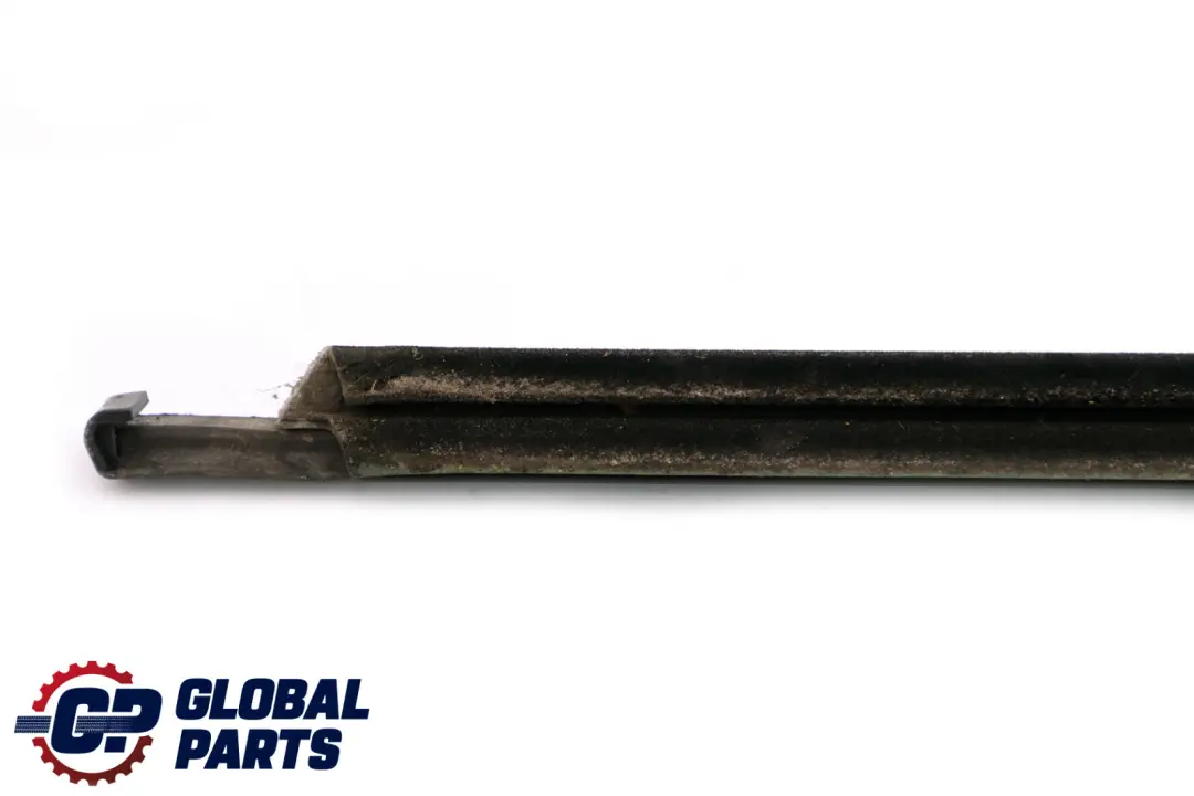 Canal Cubierta Exterior Puerta Trasera Derecha para BMW E91 Touring con número de pieza 7140732 BMW E91 Touring Canal Cubierta Exterior Puerta Trasera Derecha - SKU 7140732 - Número de pieza 7140732