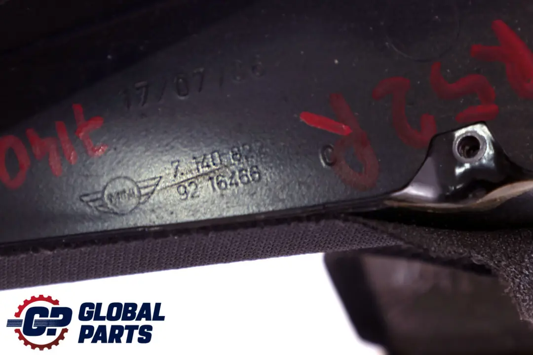 Apertura Posteriore Destra Cappotta per Mini Cabrio R52 con numero di parte 7140822 Mini Cabrio R52 Apertura Posteriore Destra Cappotta - SKU 7140822 - Numero di parte 7140822