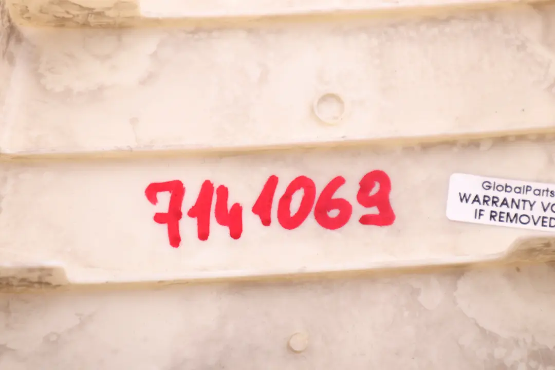 Couverture Montant B Haut a Gauche Beige pour BMW 3 E90 E90N E91 E91N LCI à propos du numéro de pièce 7141069 BMW 3 E90 E90N E91 E91N LCI Couverture Montant B Haut a Gauche Beige - SKU 7141069 - Numéro de pièce 7141069