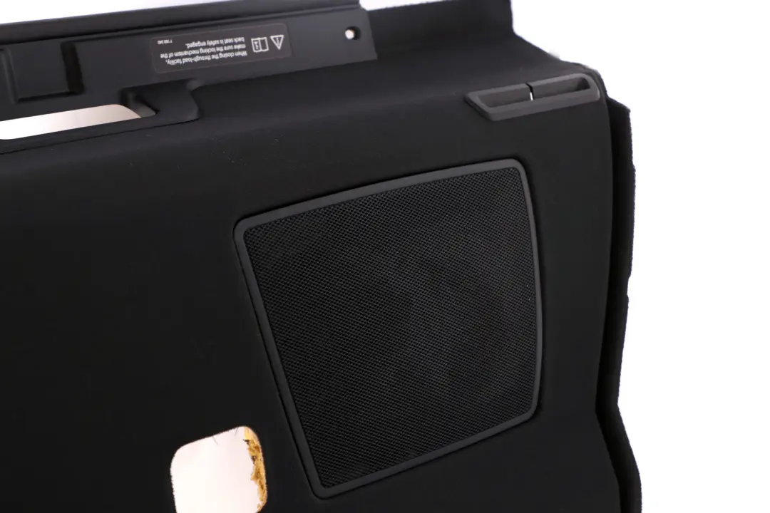 Repisa ventana trasera Antracita Negro para BMW E90 con número de pieza 7141210 BMW E90 Repisa ventana trasera Antracita Negro - SKU 7141210 - Número de pieza 7141210