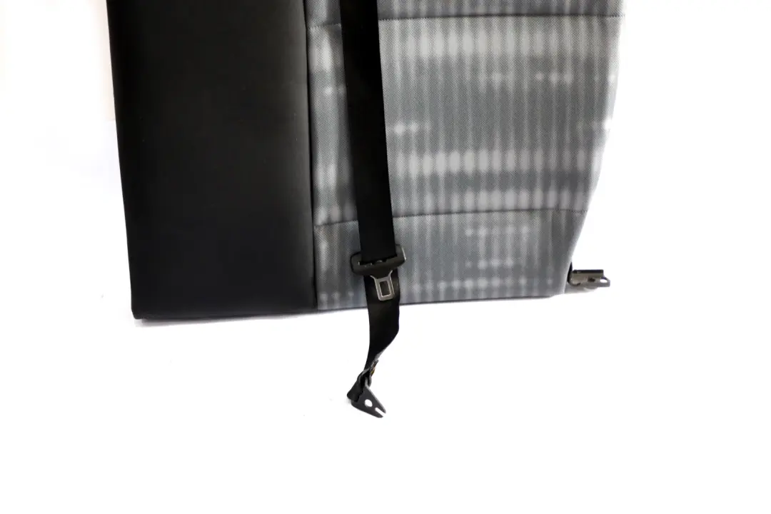 Funda Asiento Trasero Tela Imitacion Cuero Respaldo Izquierdo Gris para BMW E87 con número de pieza 7141972 BMW E87 Funda Asiento Trasero Tela Imitacion Cuero Respaldo Izquierdo Gris - SKU 7141972 - Número de pieza 7141972