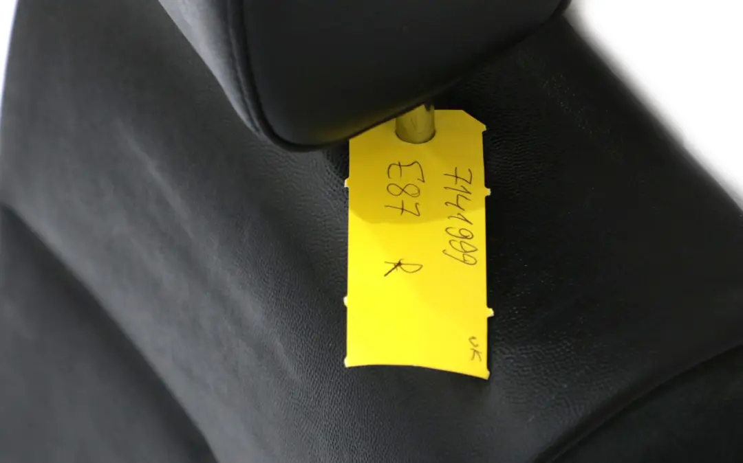 Bezug Rückenlehne Lehne Leder Hinten Links Schwarz für BMW E87 mit Teilenummer 7141999 BMW E87 Bezug Rückenlehne Lehne Leder Hinten Links Schwarz - SKU 7141999 - Teilenummer 7141999