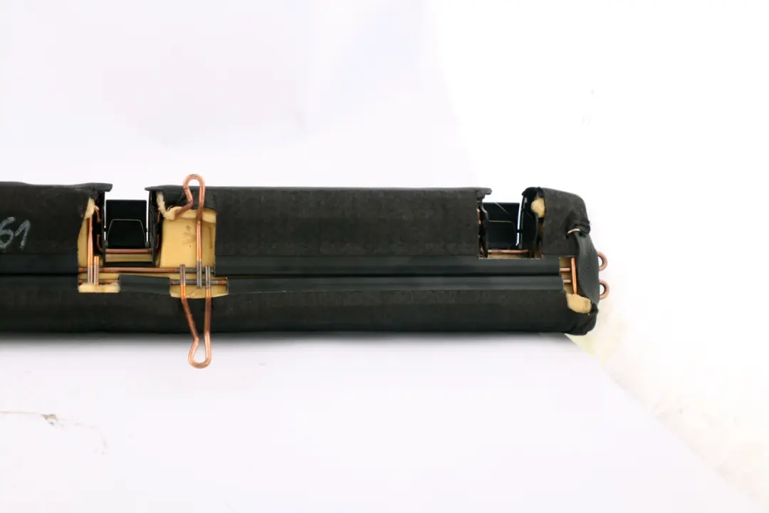 Reference Baguette Cuir Noir pour BMW 5 E61 Touring à propos du numéro de pièce 7142569 BMW 5 E61 Touring Reference Baguette Cuir Noir - SKU 7142569 - Numéro de pièce 7142569