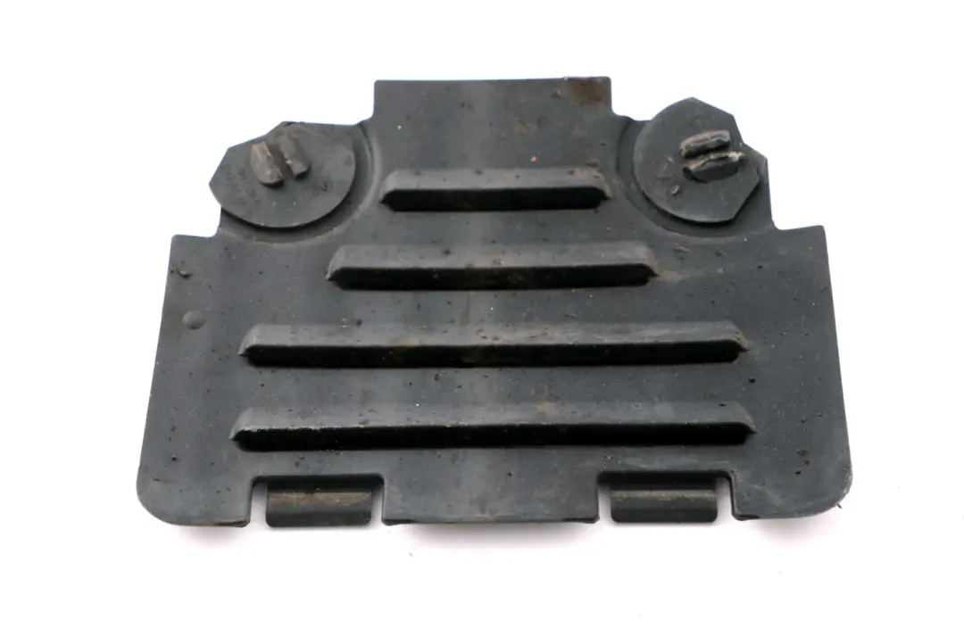 BMW E82 E88 E90 E91 Tapa Guardabarros Delantero Izquierdo - SKU 7143849 - Número de pieza 7143849