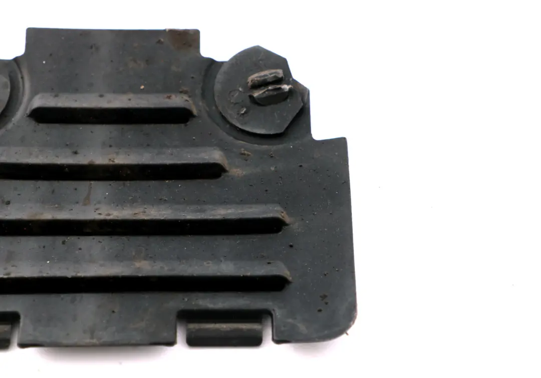 BMW E82 E88 E90 E91 Tapa Guardabarros Delantero Izquierdo - SKU 7143849 - Número de pieza 7143849