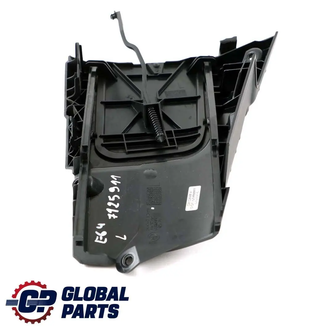 Klappe Gestängeaustritt Links Schwarz für BMW 6 er E64 Cabrio mit Teilenummer 7144243 BMW 6 er E64 Cabrio Klappe Gestängeaustritt Links Schwarz - SKU 7144243 - Teilenummer 7144243