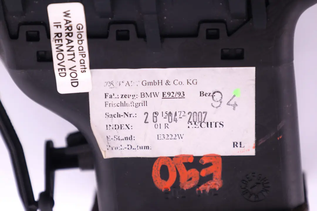 Wlot Powietrza Kratka Nawiewu Prawa do BMW E90 E92 o numerze 7144248 BMW E90 E92 Wlot Powietrza Kratka Nawiewu Prawa - SKU 7144248 - Numer Części 7144248