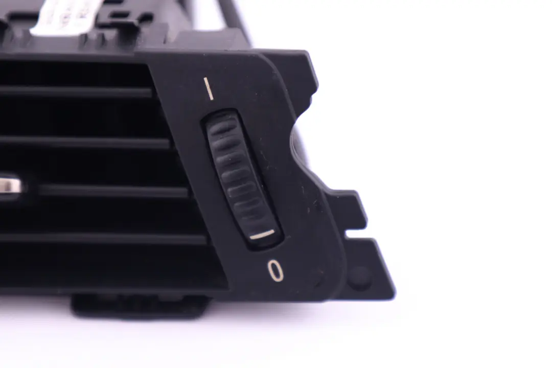 Wlot Powietrza Kratka Nawiewu Prawa do BMW E90 E92 o numerze 7144248 BMW E90 E92 Wlot Powietrza Kratka Nawiewu Prawa - SKU 7144248 - Numer Części 7144248