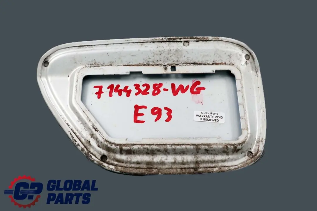 E93N LCI Fuel Cover Fill In Flap Oro Blanco para BMW E93 con número de pieza 7144328 BMW E93 E93N LCI Fuel Cover Fill In Flap Oro Blanco - SKU 7144328-WG - Número de pieza 7144328