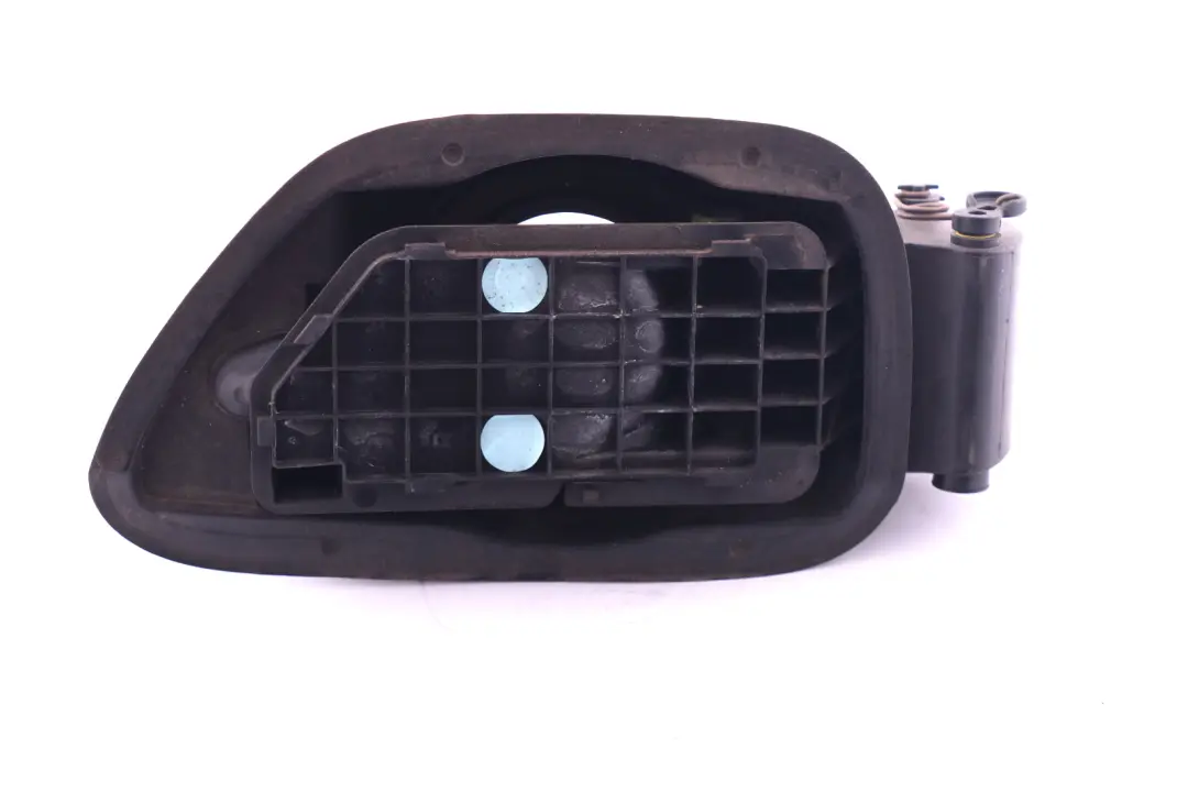 Tapa Cubo Porta Combustible para BMW E93 LCI con número de pieza 7144330 BMW E93 LCI Tapa Cubo Porta Combustible - SKU 7144330 - Número de pieza 7144330