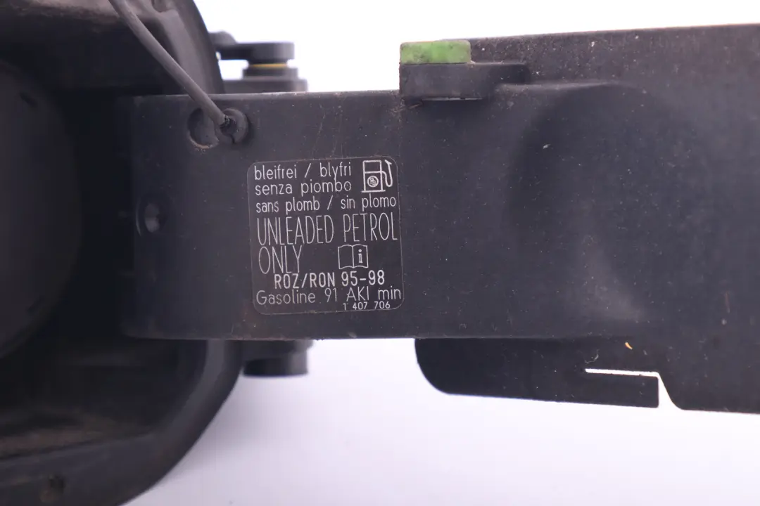 BMW E93 Wlew Paliwa Klapka - SKU 7144330 - Numer Części 7144330