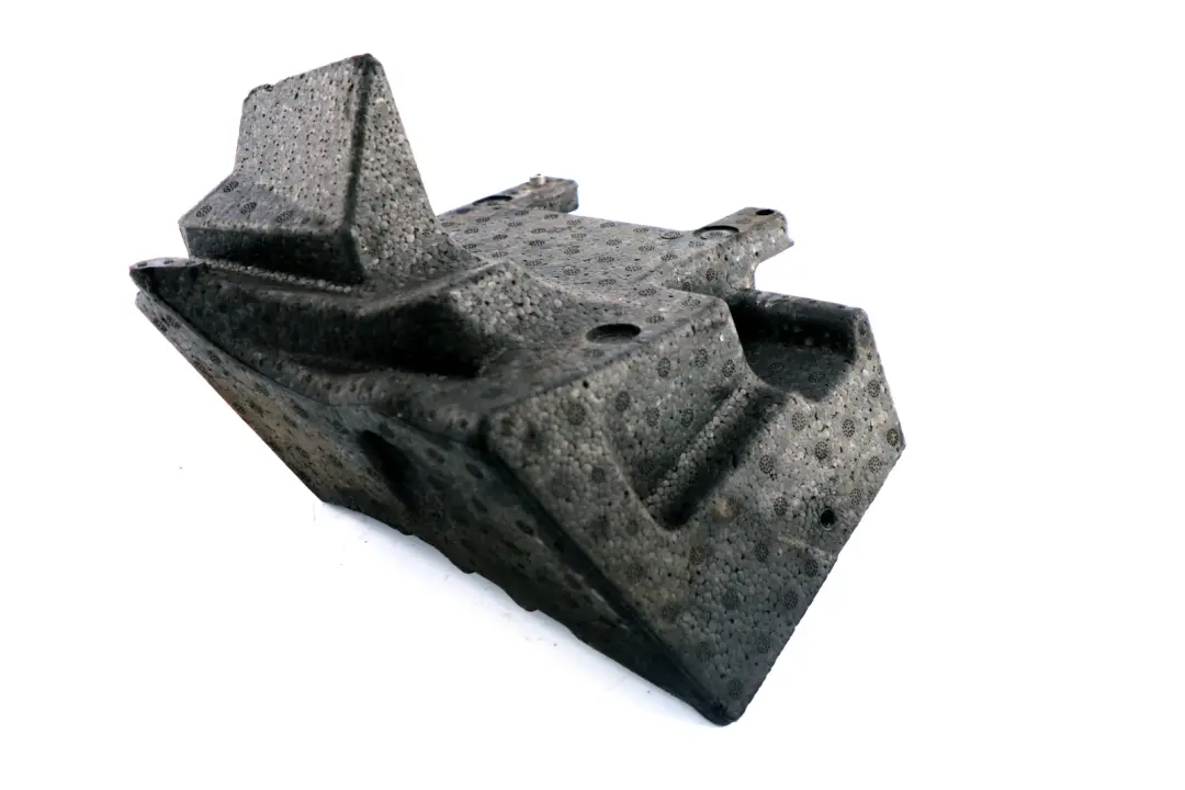 Wspornik nadkola styropian lewy do BMW E60 E61 o numerze 7033705 BMW E60 E61 Wspornik nadkola styropian lewy - SKU 7144625 - Numer Części 7033705