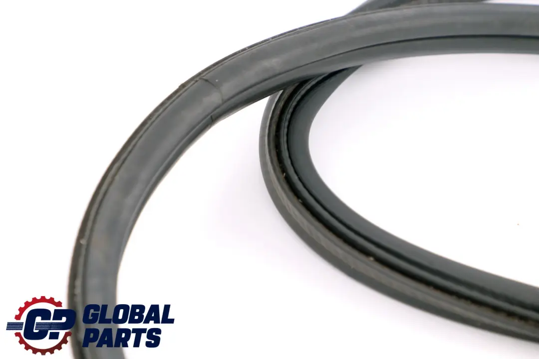 Guarnizione Portellone Paraspigoli per BMW E87 E87N con numero di parte 7144839 BMW E87 E87N Guarnizione Portellone Paraspigoli - SKU 7144839 - Numero di parte 7144839