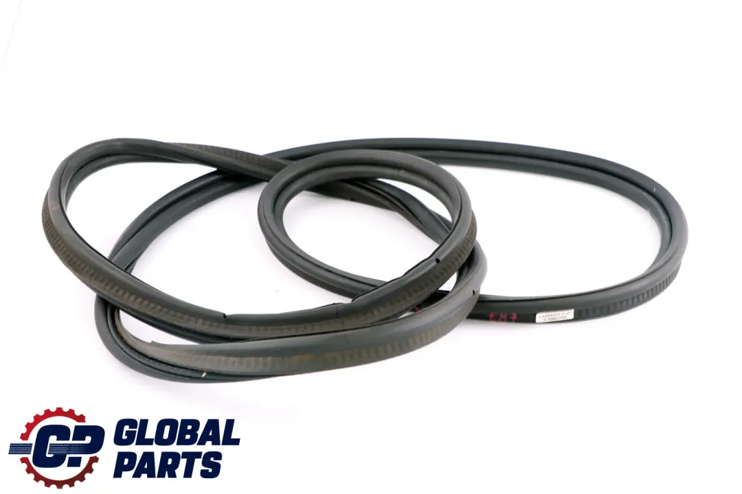 Guarnizione Portellone Paraspigoli per BMW E87 E87N con numero di parte 7144839 BMW E87 E87N Guarnizione Portellone Paraspigoli - SKU 7144839 - Numero di parte 7144839