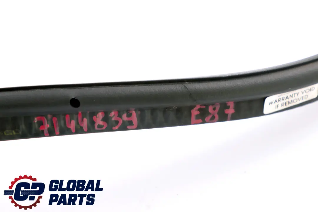 Guarnizione Portellone Paraspigoli per BMW E87 E87N con numero di parte 7144839 BMW E87 E87N Guarnizione Portellone Paraspigoli - SKU 7144839 - Numero di parte 7144839