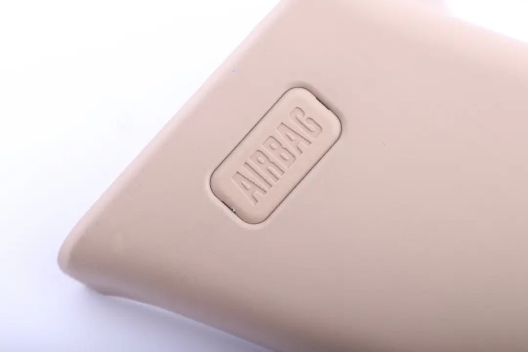 Tapa Columna C Derecha Beige 7117476 para BMW E91 E91N LCI con número de pieza 7144990 BMW E91 E91N LCI Tapa Columna C Derecha Beige 7117476 - SKU 7144990 - Número de pieza 7144990