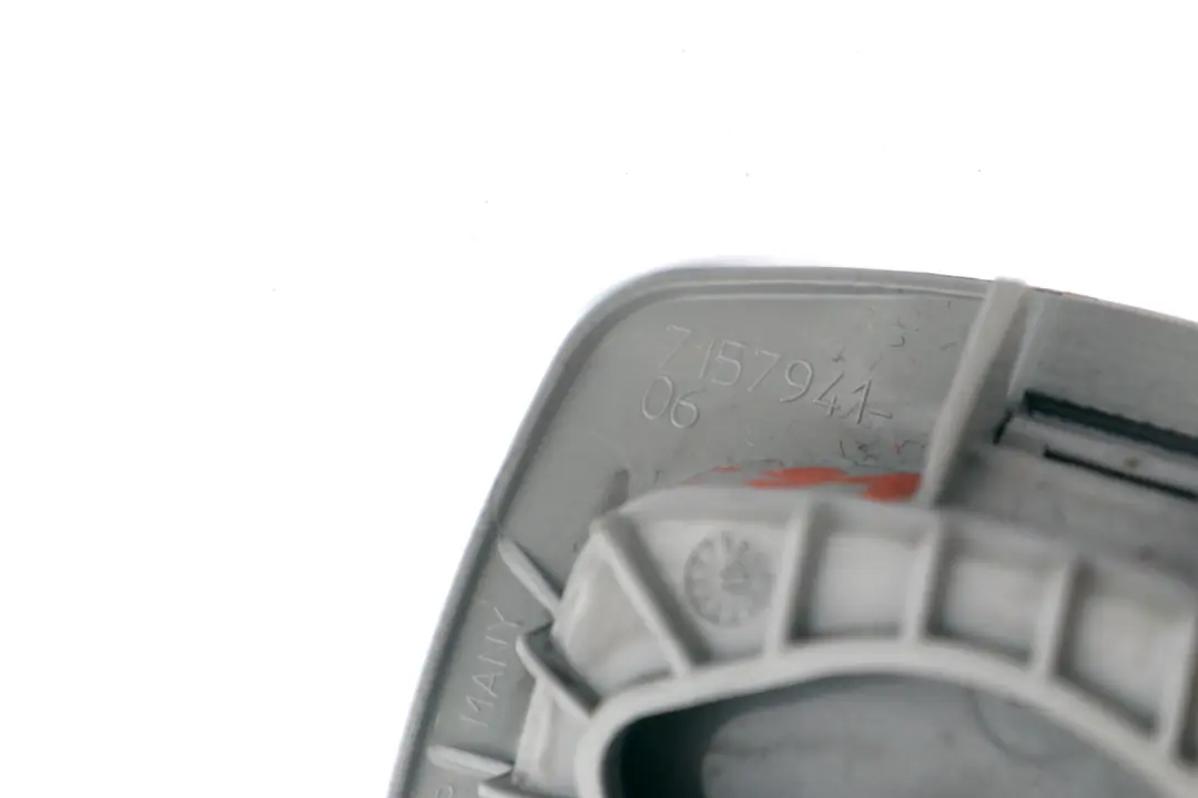 Revetement Arriere Gauche Vue Volets / Stores Gris pour BMW 3 E91 E91N LCI à propos du numéro de pièce 7145005 BMW 3 E91 E91N LCI Revetement Arriere Gauche Vue Volets / Stores Gris - SKU 7145005 - Numéro de pièce 7145005