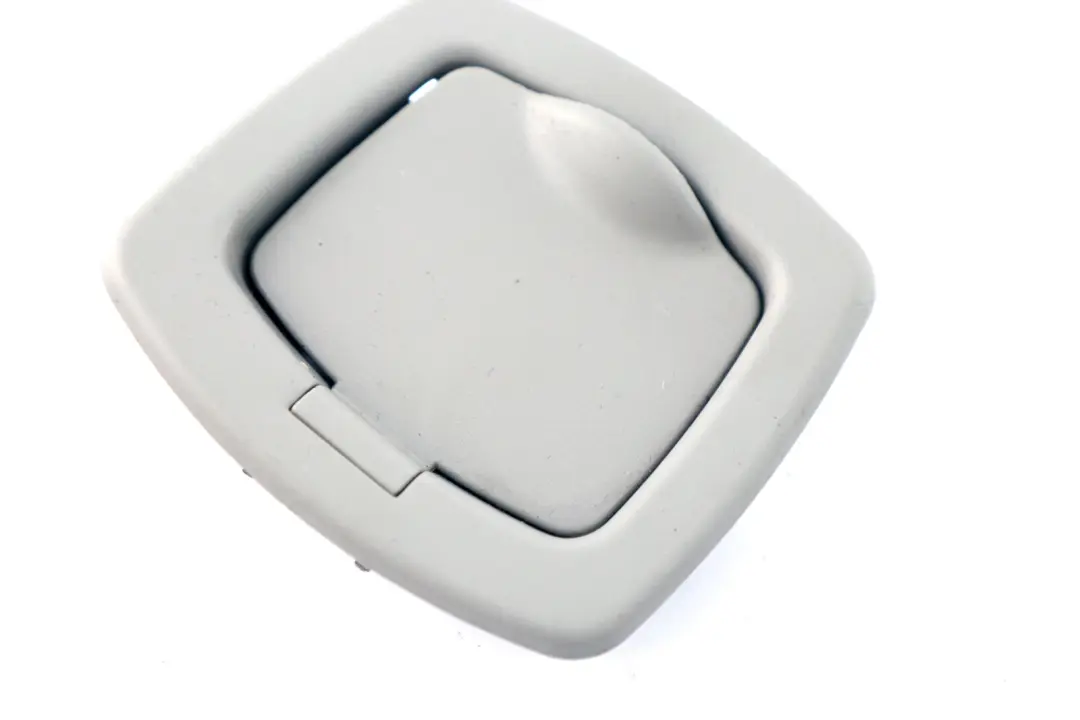 Recubrimiento Tapa Maletero Trasero Derecho Gris para BMW E91 con número de pieza 7145006 BMW E91 Recubrimiento Tapa Maletero Trasero Derecho Gris - SKU 7145006 - Número de pieza 7145006