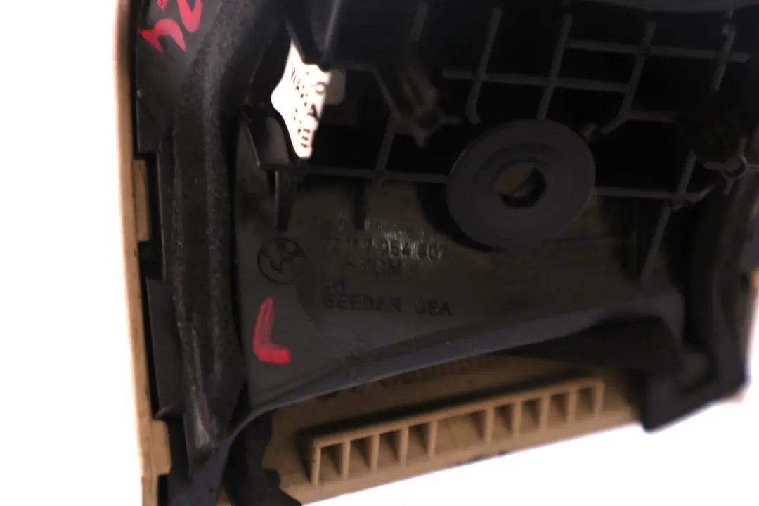 Soporte Desviación Cinturón Delantero Izquierdo Beige 7054607 para BMW Z4 E85 con número de pieza 7145259 BMW Z4 E85 Soporte Desviación Cinturón Delantero Izquierdo Beige 7054607 - SKU 7145259 - Número de pieza 7145259