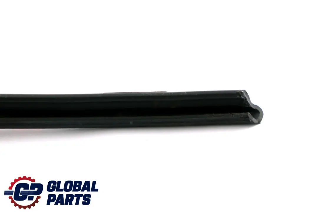 Interno Posteriore Destro Finestra Porta Guarnizione Striscia per BMW E87 con numero di parte 7145364 BMW E87 Interno Posteriore Destro Finestra Porta Guarnizione Striscia - SKU 7145364 - Numero di parte 7145364