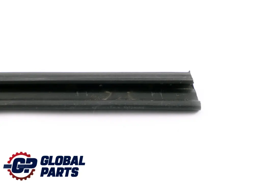 Junta Tira Sellado Moldura Ventana Puerta Trasera Derecha para BMW E87 con número de pieza 7145364 BMW E87 Junta Tira Sellado Moldura Ventana Puerta Trasera Derecha - SKU 7145364 - Número de pieza 7145364