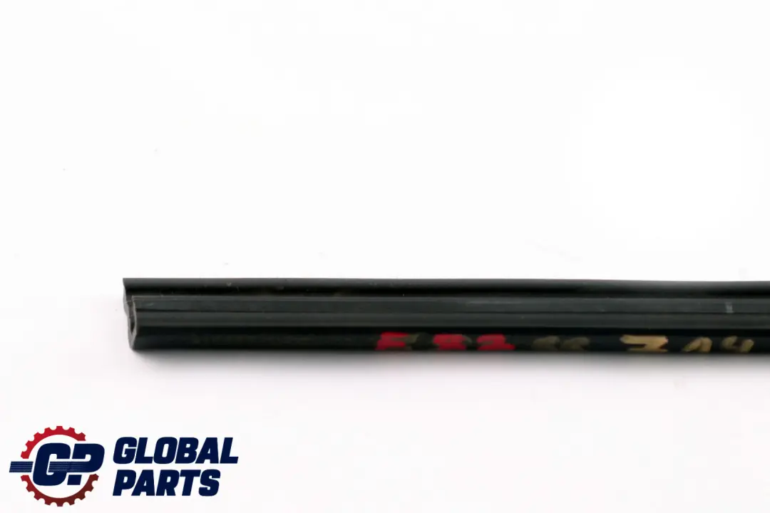 Junta Tira Sellado Moldura Ventana Puerta Trasera Derecha para BMW E87 con número de pieza 7145364 BMW E87 Junta Tira Sellado Moldura Ventana Puerta Trasera Derecha - SKU 7145364 - Número de pieza 7145364