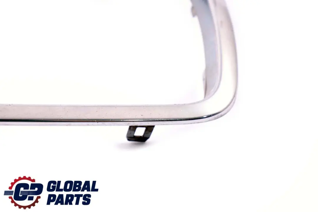 Anello Decorativo Fronte Destra per BMW E65 E66 E67 con numero di parte 7145740 BMW E65 E66 E67 Anello Decorativo Fronte Destra - SKU 7145740 - Numero di parte 7145740