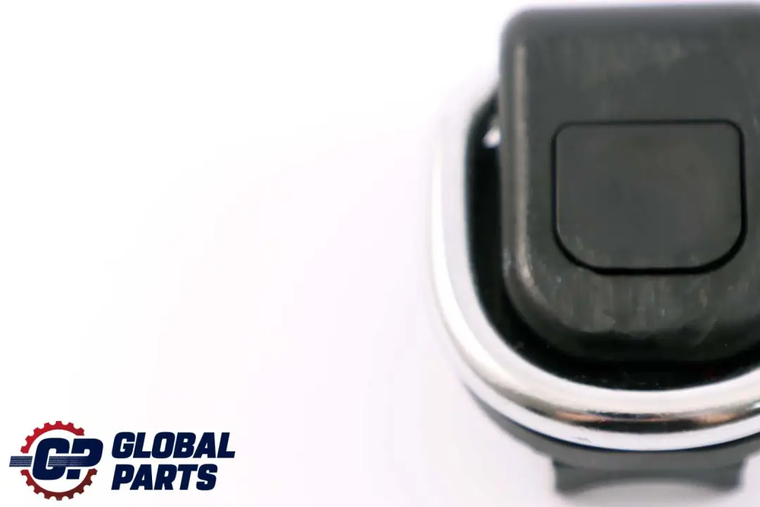 Ojal de amarre Maletero Negro para BMW E70 E83 F11 con número de pieza 7146024 BMW E70 E83 F11 Ojal de amarre Maletero Negro - SKU 7146024 - Número de pieza 7146024