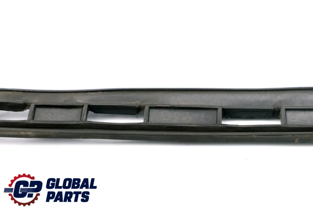 Guarnizione Schiuma Pilastro SX per Mini Cooper One R55 R56 con numero di parte 7146095 Mini Cooper One R55 R56 Guarnizione Schiuma Pilastro SX - SKU 7146095 - Numero di parte 7146095