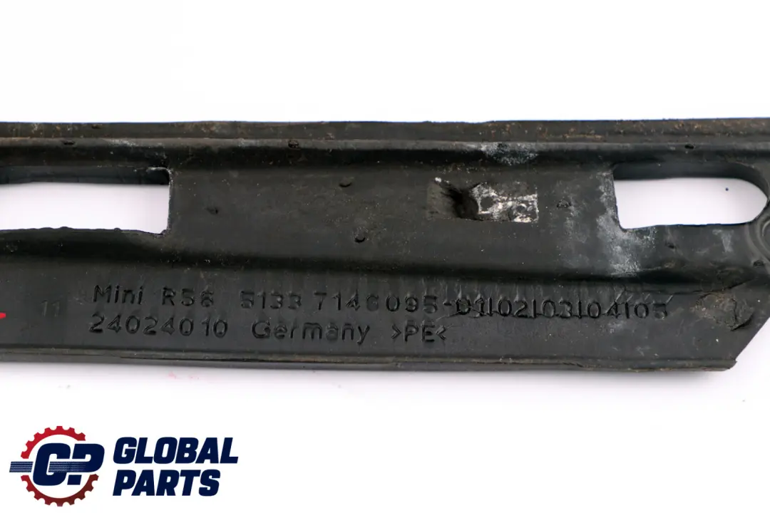 Guarnizione Schiuma Pilastro SX per Mini Cooper One R55 R56 con numero di parte 7146095 Mini Cooper One R55 R56 Guarnizione Schiuma Pilastro SX - SKU 7146095 - Numero di parte 7146095