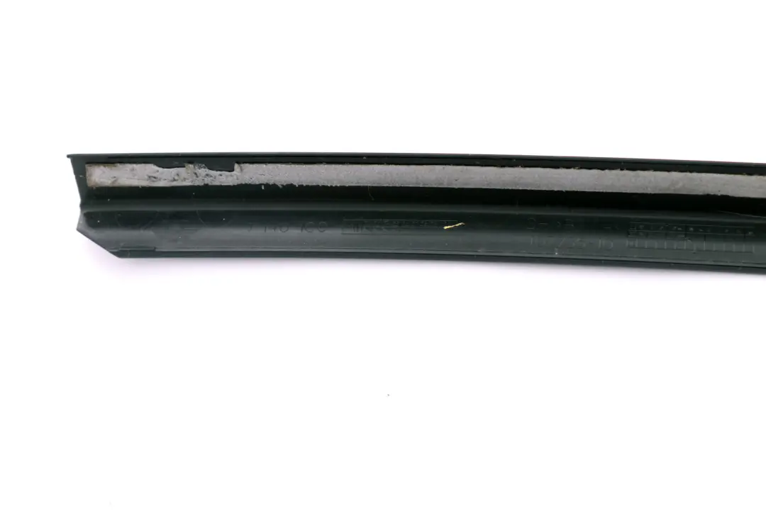 MINI Cooper One R56 Osłona Listwa Słupka Prawa - SKU 7146100 - Numer Części 7146100