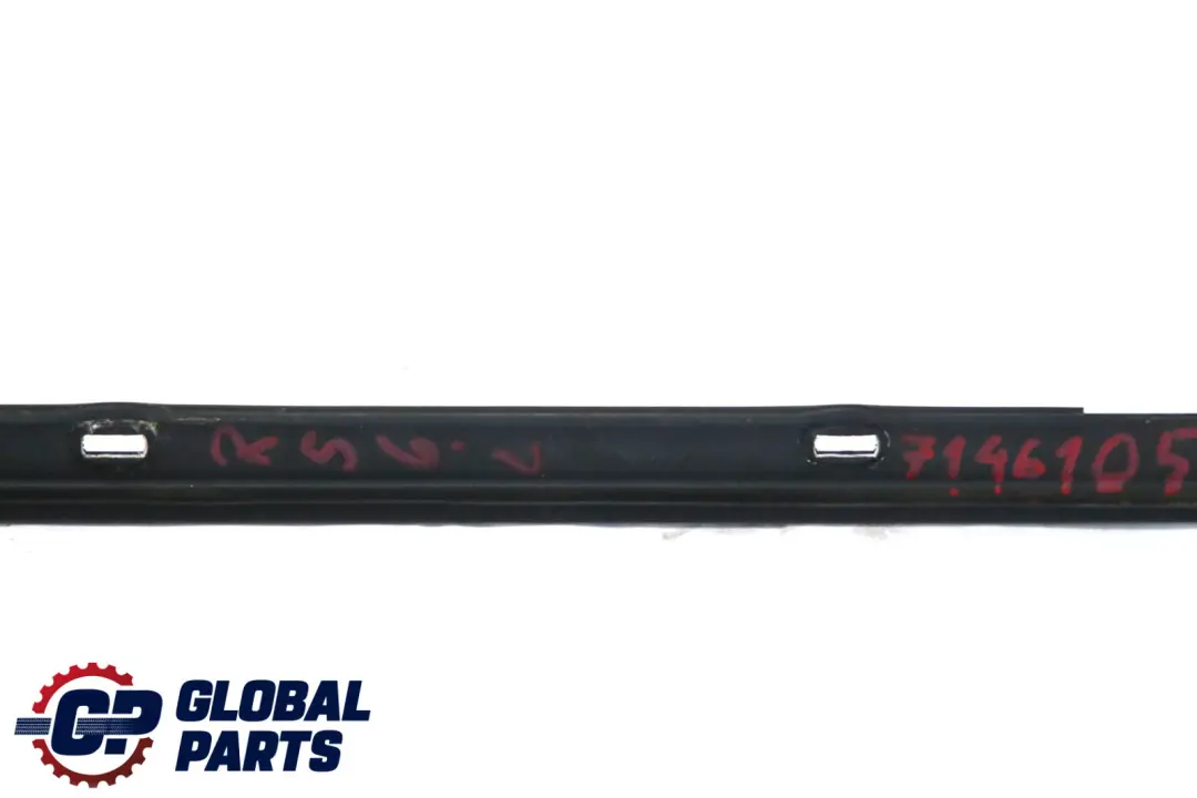 Modanatura tetto laterale sinistro Schwarz Nero per Mini Cooper One R56 con numero di parte 7146105 Mini Cooper One R56 Modanatura tetto laterale sinistro Schwarz Nero - SKU 7146105 - Numero di parte 7146105