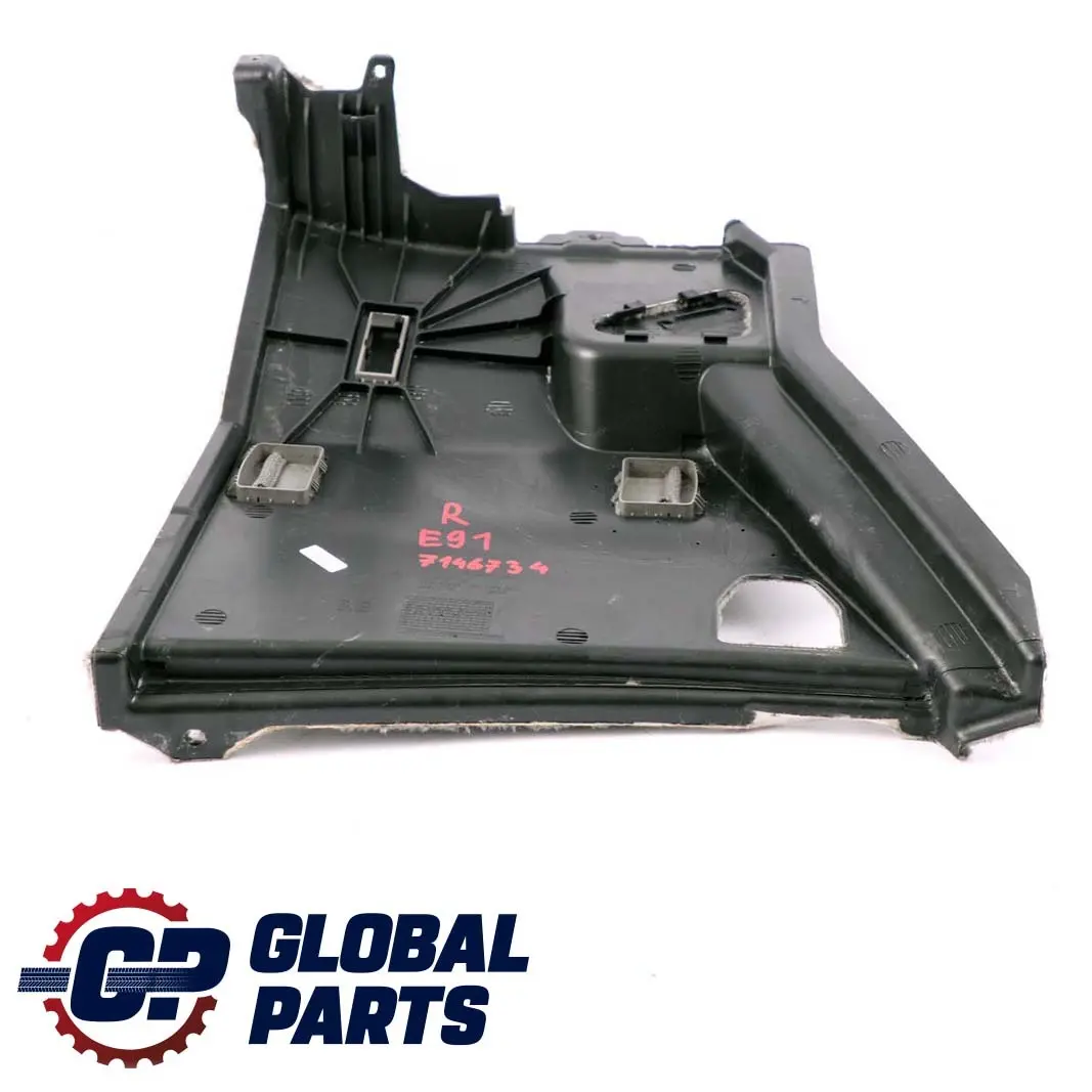 Pannello Rivestimento Bagagliaio Grigio Destro O/S 7068880 per BMW Serie 3 E91 con numero di parte 7146734 BMW Serie 3 E91 Pannello Rivestimento Bagagliaio Grigio Destro O/S 7068880 - SKU 7146734 - Numero di parte 7146734