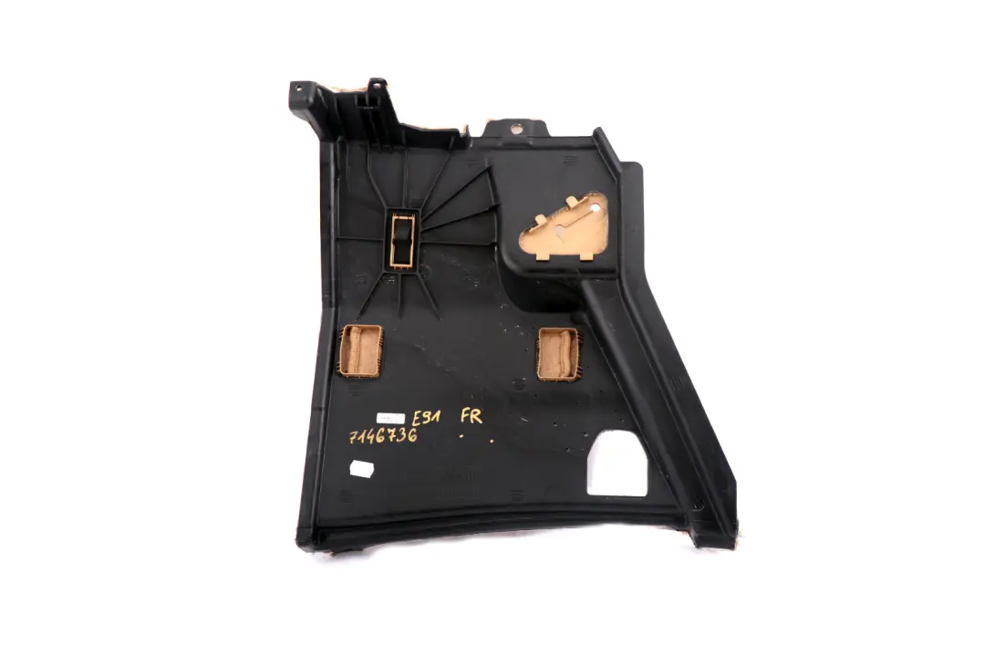 Delantero Derecho Maletero Panel Embellecedor Beige 7068880 para BMW E91 con número de pieza 7146736 BMW E91 Delantero Derecho Maletero Panel Embellecedor Beige 7068880 - SKU 7146736 - Número de pieza 7146736
