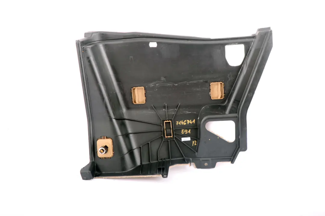Pannello Rivestimento Vano Bagagli Anteriore Sinistro Beige 7141891 per BMW E91 con numero di parte 7146741 BMW E91 Pannello Rivestimento Vano Bagagli Anteriore Sinistro Beige 7141891 - SKU 7146741 - Numero di parte 7146741