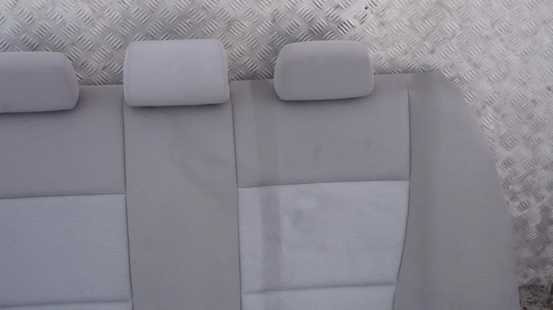 Sitz Hinten Lehne Hintensitz Bezug Stoff Grau für BMW 3 er E90 mit Teilenummer 7146801 BMW 3 er E90 Sitz Hinten Lehne Hintensitz Bezug Stoff Grau - SKU 7146801-1 - Teilenummer 7146801
