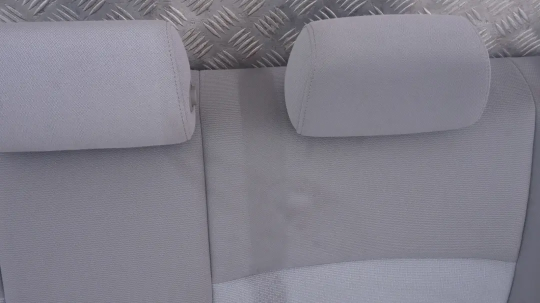 Sitz Hinten Lehne Hintensitz Bezug Stoff Grau für BMW 3 er E90 mit Teilenummer 7146801 BMW 3 er E90 Sitz Hinten Lehne Hintensitz Bezug Stoff Grau - SKU 7146801-1 - Teilenummer 7146801