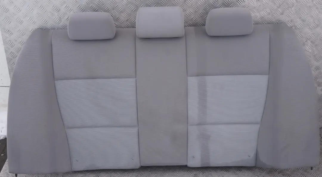 Sitz Hinten Lehne Hintensitz Bezug Stoff Grau für BMW 3 er E90 mit Teilenummer 7146801 BMW 3 er E90 Sitz Hinten Lehne Hintensitz Bezug Stoff Grau - SKU 7146801-1 - Teilenummer 7146801