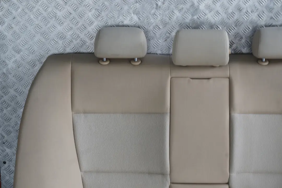 Sitz Hinten Lehne Rückenlehne Stoff Fluid Beige Obere Teil für BMW 3 er E90 mit Teilenummer 7146845 BMW 3 er E90 Sitz Hinten Lehne Rückenlehne Stoff Fluid Beige Obere Teil - SKU 7146845 - Teilenummer 7146845