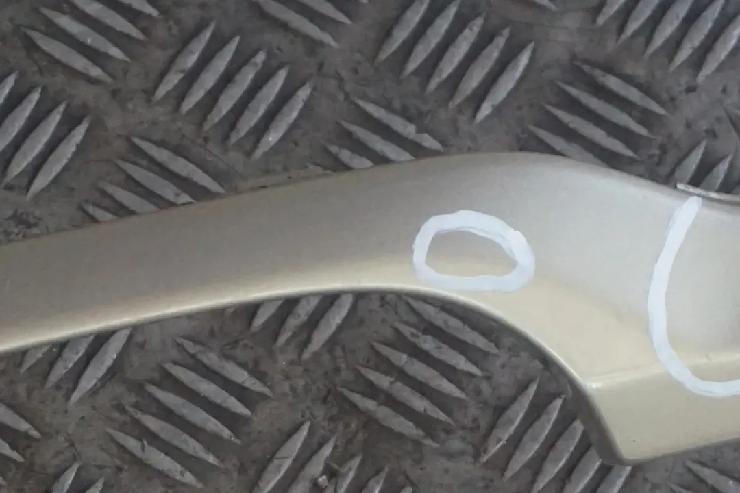 BMW MINI Cooper S R56 R57 Heckstoßstange Spoiler Mitte Sparkling Silver Silber - SKU 7147890-SS - Teilenummer 7147890
