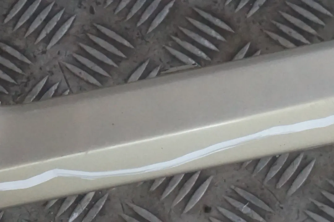 BMW MINI Cooper S R56 R57 Heckstoßstange Spoiler Mitte Sparkling Silver Silber - SKU 7147890-SS - Teilenummer 7147890