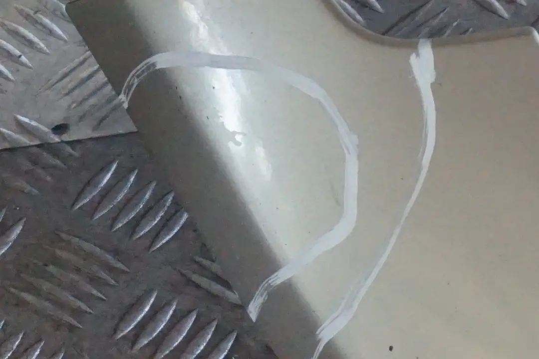 BMW MINI Cooper S R56 R57 Heckstoßstange Spoiler Mitte Sparkling Silver Silber - SKU 7147890-SS - Teilenummer 7147890