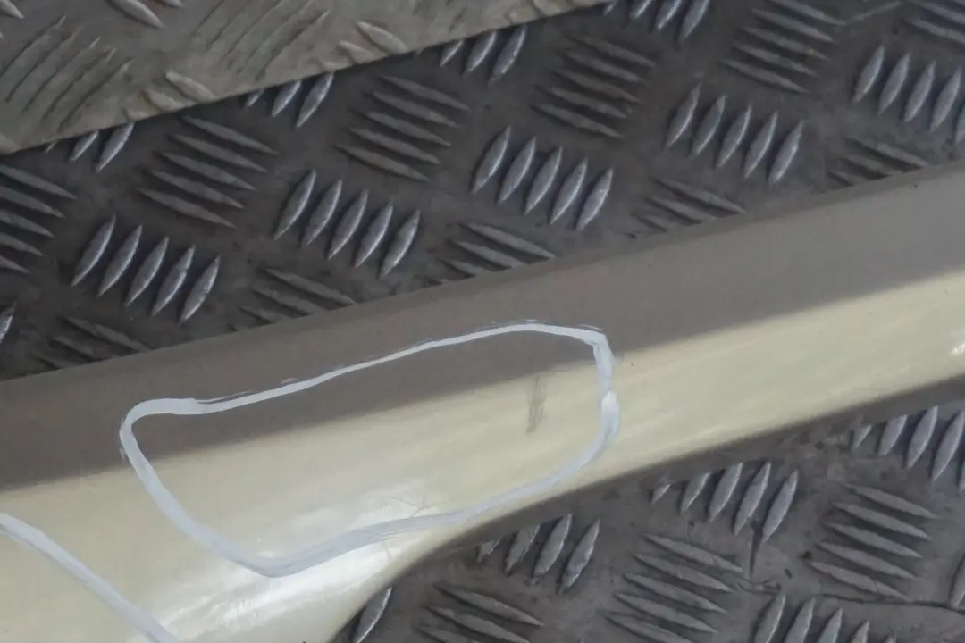 BMW MINI Cooper S R56 R57 Heckstoßstange Spoiler Mitte Sparkling Silver Silber - SKU 7147890-SS - Teilenummer 7147890