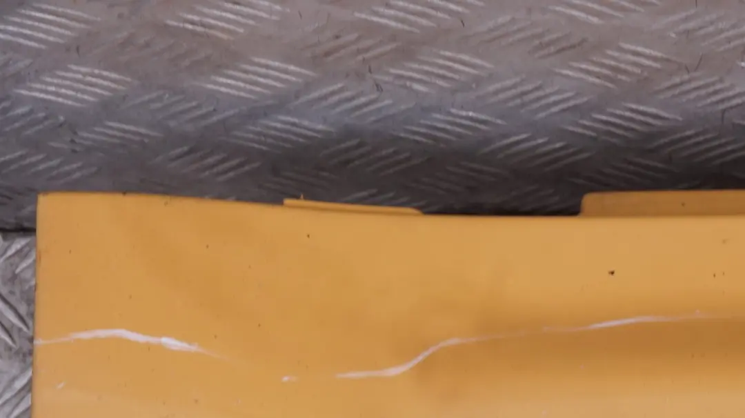 Revetement Seuil a Gauche Mellow Yellow pour Mini Cooper S R56 R57 R58 à propos du numéro de pièce 7147915 Mini Cooper S R56 R57 R58 Revetement Seuil a Gauche Mellow Yellow - SKU 7147915-MY - Numéro de pièce 7147915